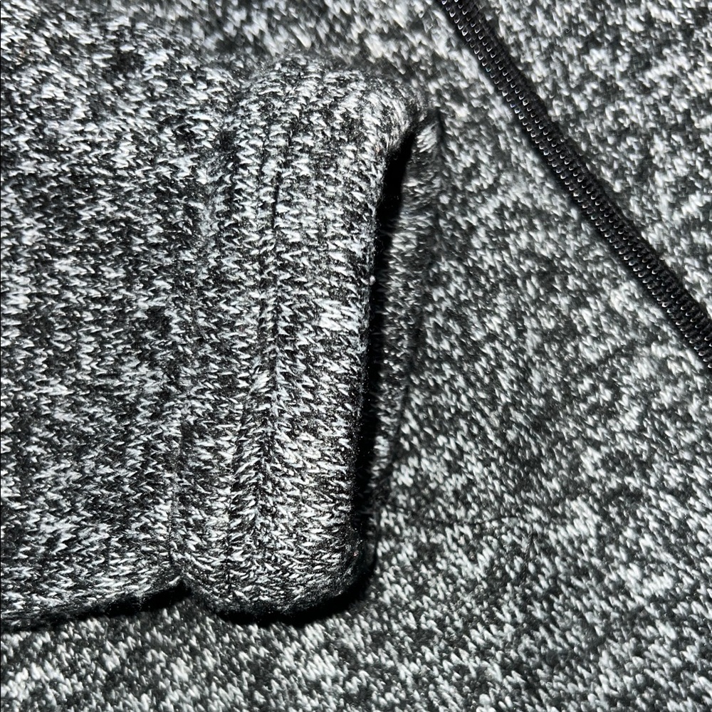 Old Navy Men's Heather Gray Zip-Up Sweater - Picture 4 of 10